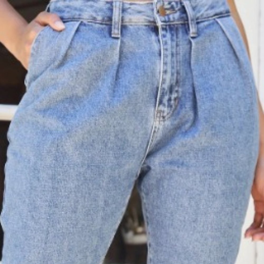 Allie High Rise Pleated Jeans